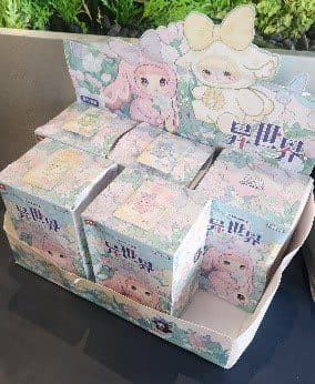 BLINDBOX A - 3 Nommi V6 Plush